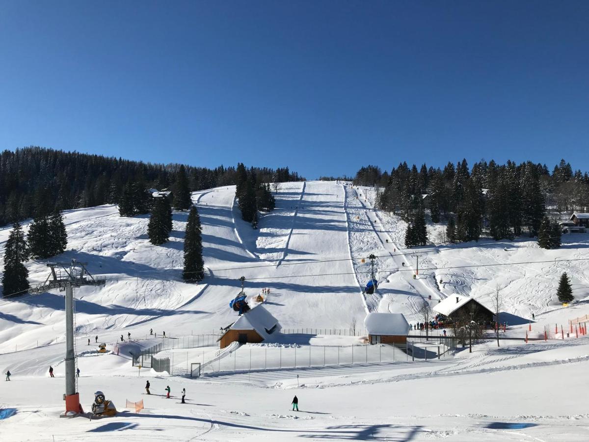 Ferienwohnung Feldberg Mit Whirlpool Direkt An Der Skipiste المظهر الخارجي الصورة